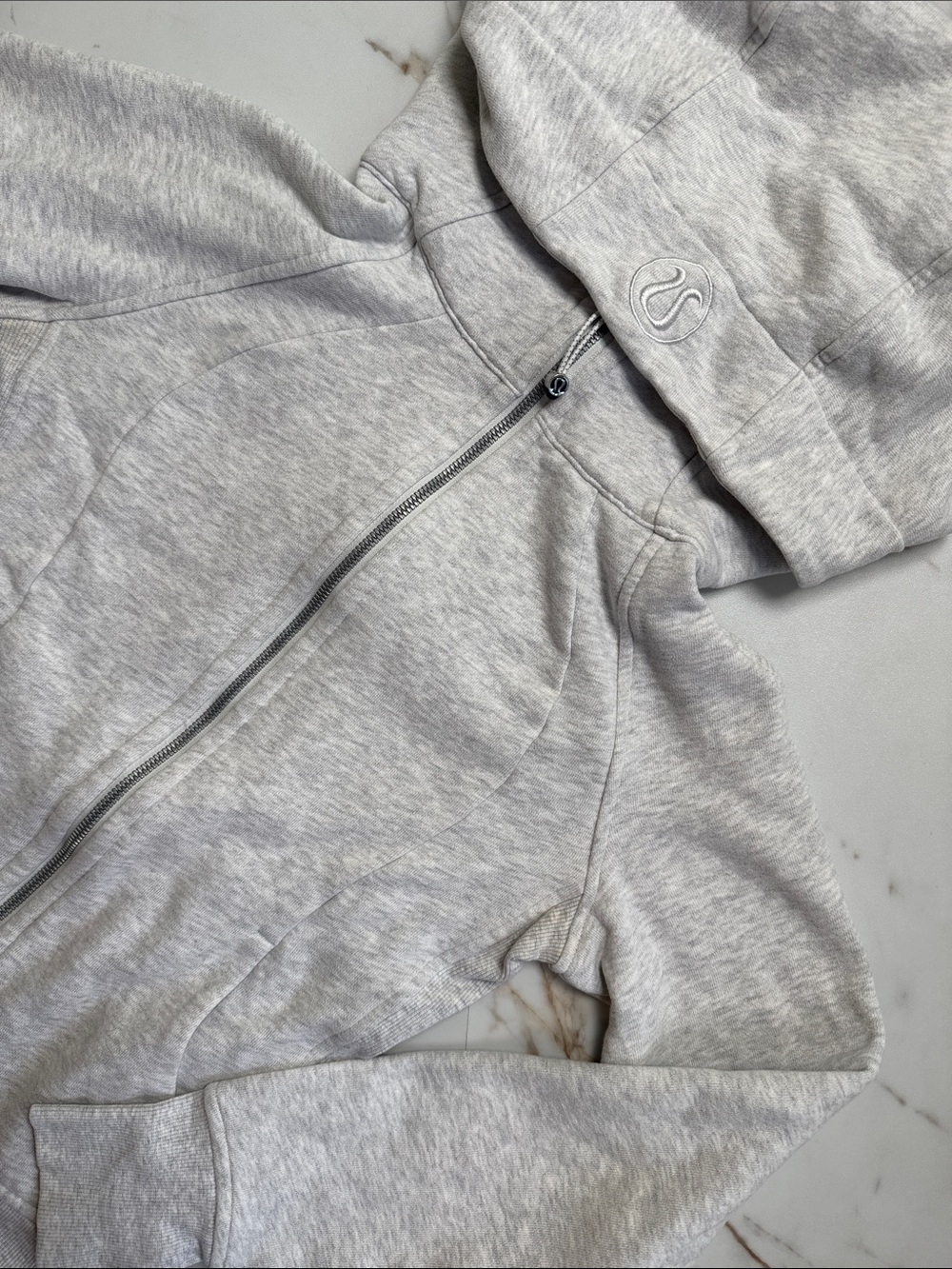 Lululemon Scuba Zip Up Hoodie Gray Sz 4 Trendy Sporty Logo Back to school